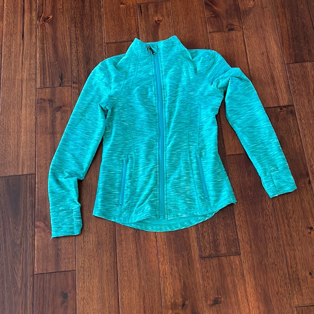 Lululemon define jacket size 6